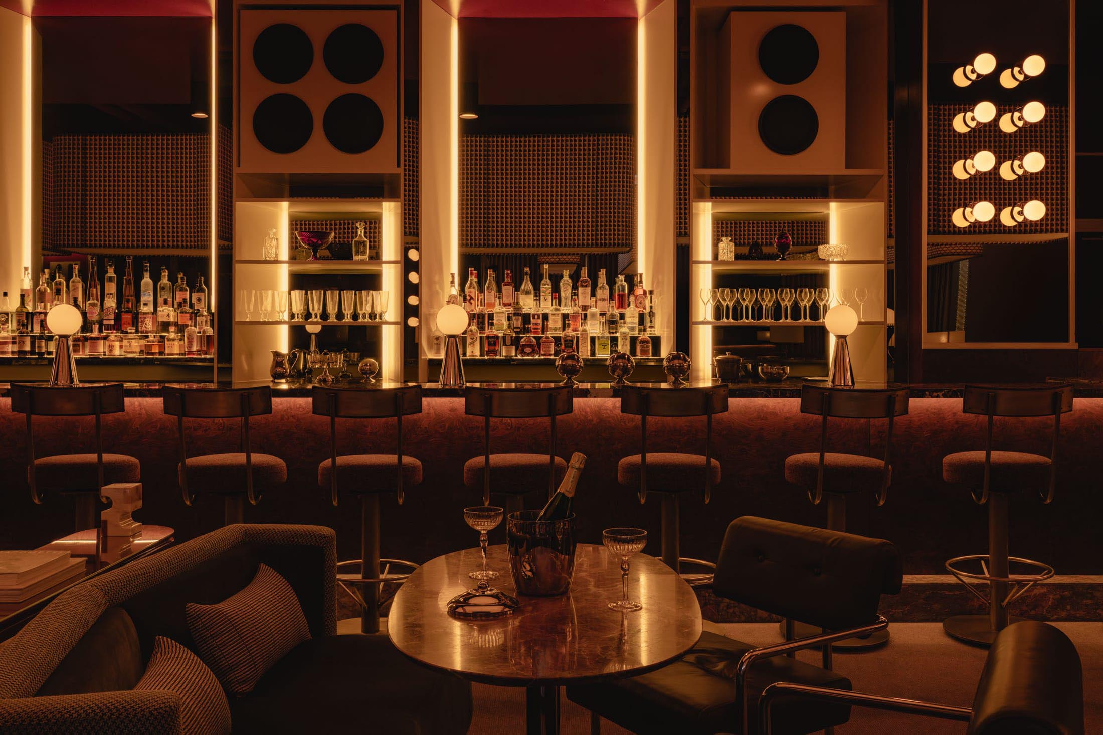 餐厅设计,餐酒吧设计,休闲餐厅设计,Ste Marie,酒吧餐厅,餐厅设计案例,餐厅设计方案,加拿大,咖啡厅设计,休闲酒吧餐厅