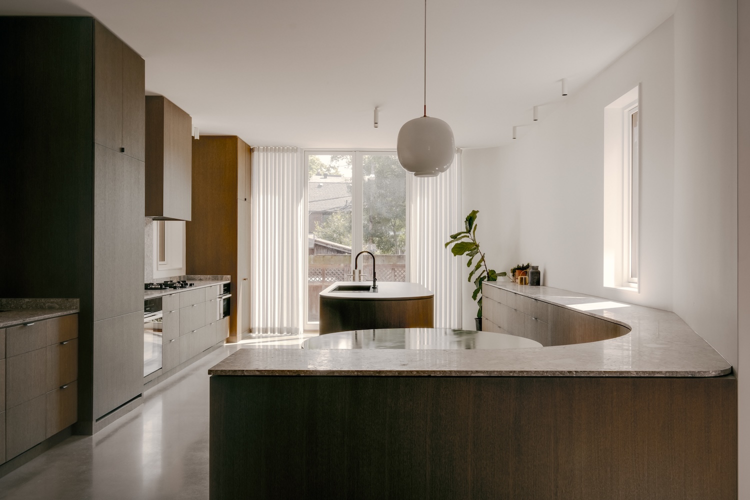 Studio VAARO,别墅设计,别墅设计案例,别墅装修,极简风格别墅设计,加拿大,多伦多,原木色