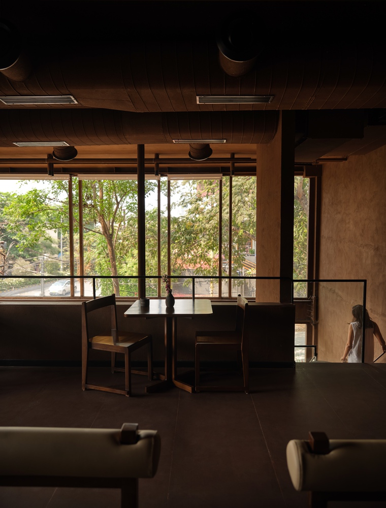 NaaV Studio,咖啡店设计,咖啡厅设计,咖啡厅设计案例,咖啡厅设计方案,印度,True Black,极简咖啡厅,耐候钢