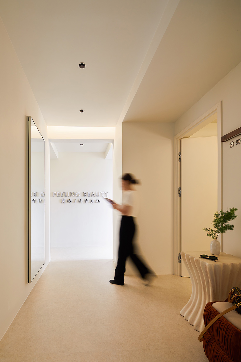 spa美容店设计,医美空间设计,专业美肌工作室,医美工作室设计,美容店设计案例,美容店设计方案,社区医美店,陕西安康光蕴肌实验室,陕西安康,提喻空间设计