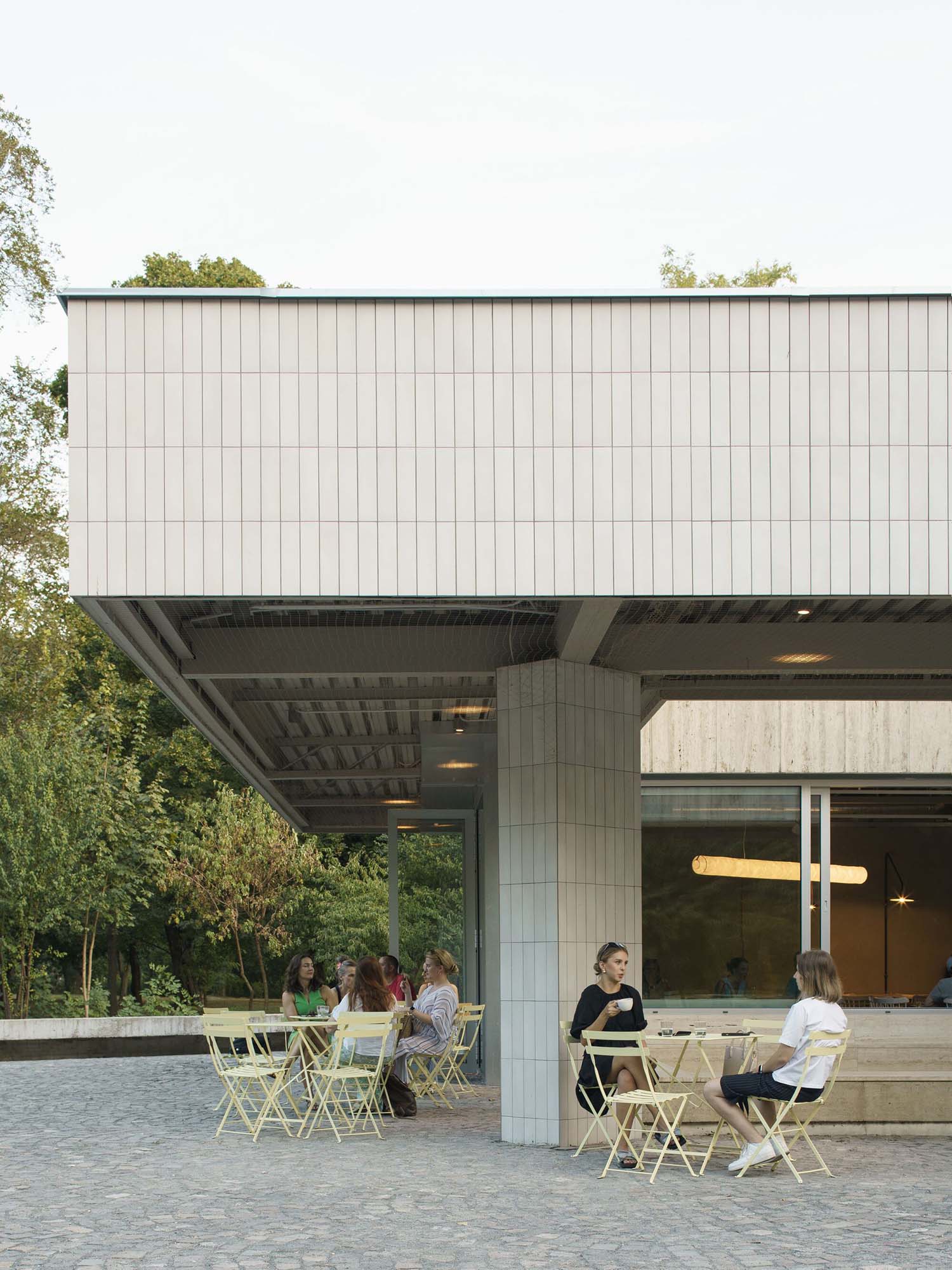 餐厅设计,餐酒吧设计,休闲餐厅设计,Grau Architects ,酒吧设计,酒吧设计案例,酒馆设计,斯洛伐克,休闲酒吧餐厅,小酒馆设计