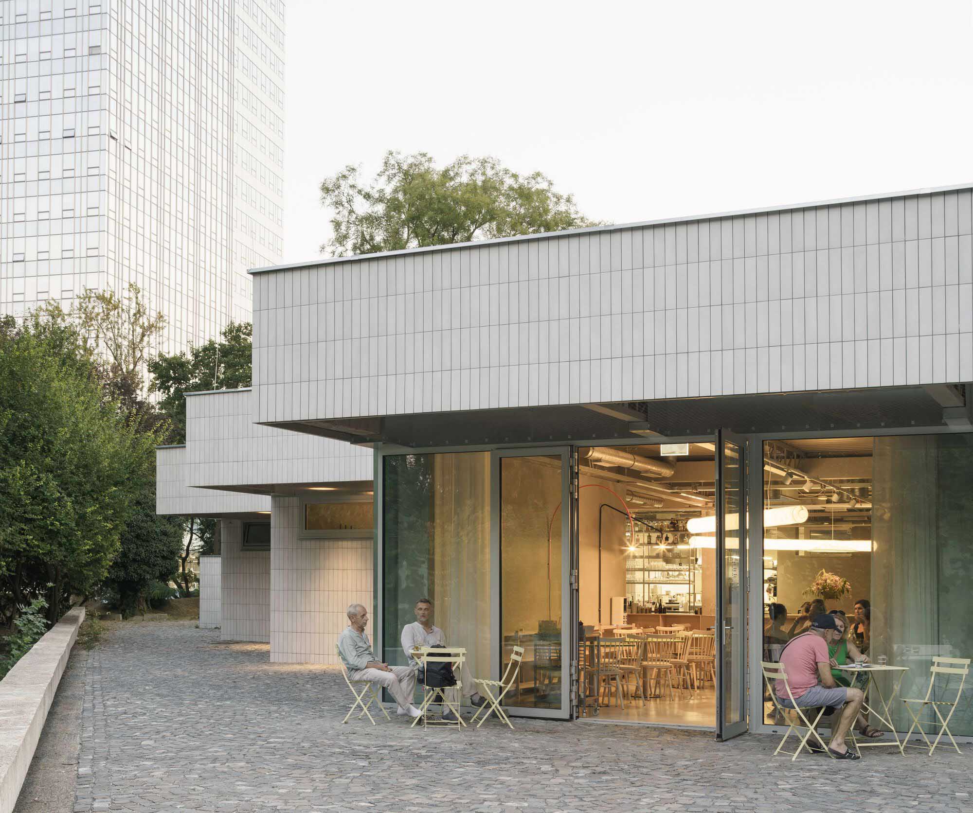 餐厅设计,餐酒吧设计,休闲餐厅设计,Grau Architects ,酒吧设计,酒吧设计案例,酒馆设计,斯洛伐克,休闲酒吧餐厅,小酒馆设计