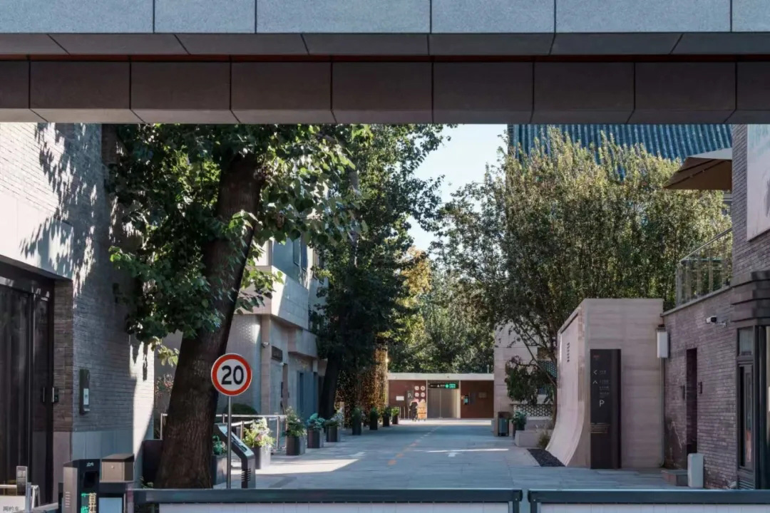 建筑改造,建筑立面改造,外立面改造,外立面设计,园区外立面改造,北京沙滩后街22号院建筑立面改造,北京沙滩总部商业：传统如何穿越现代,北京,WHY Atelier