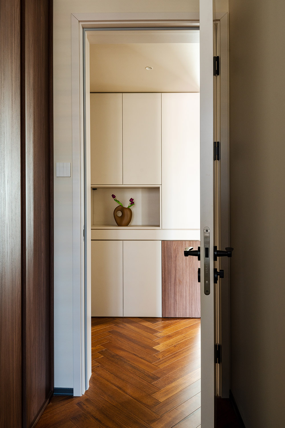 90㎡,住宅设计,公寓设计,小户型设计,现代风格家装设计,家装设计,中古风公寓,住宅设计案例,住宅设计方案,三居≠拥挤！用中古骨架编织三口之家的温暖日常,北京,赫兹设计