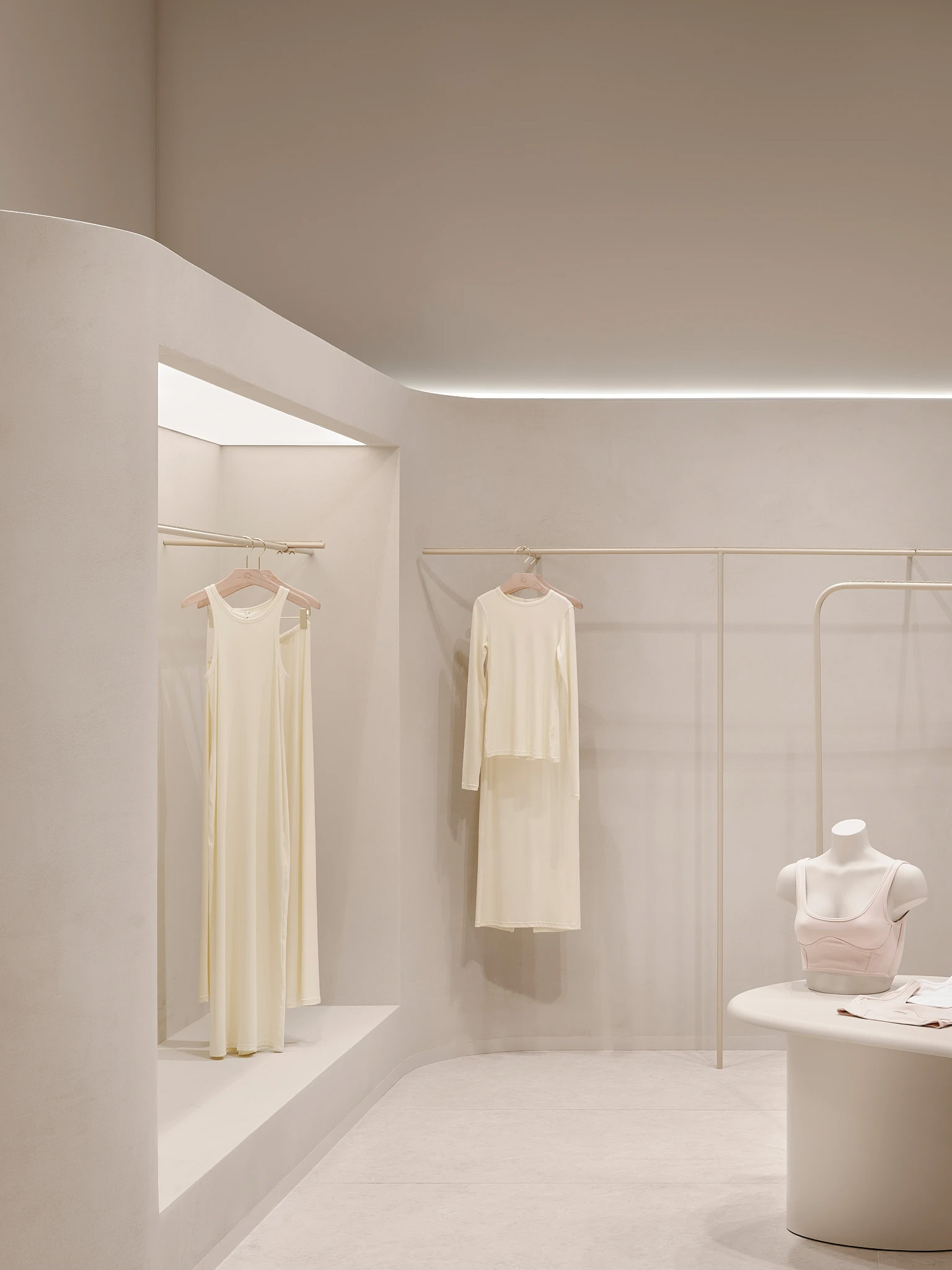 Sinitsa Buro,零售店设计,Lavarice,莫斯科,服装店设计,极简风格服装店设计,极简主义,内衣店设计