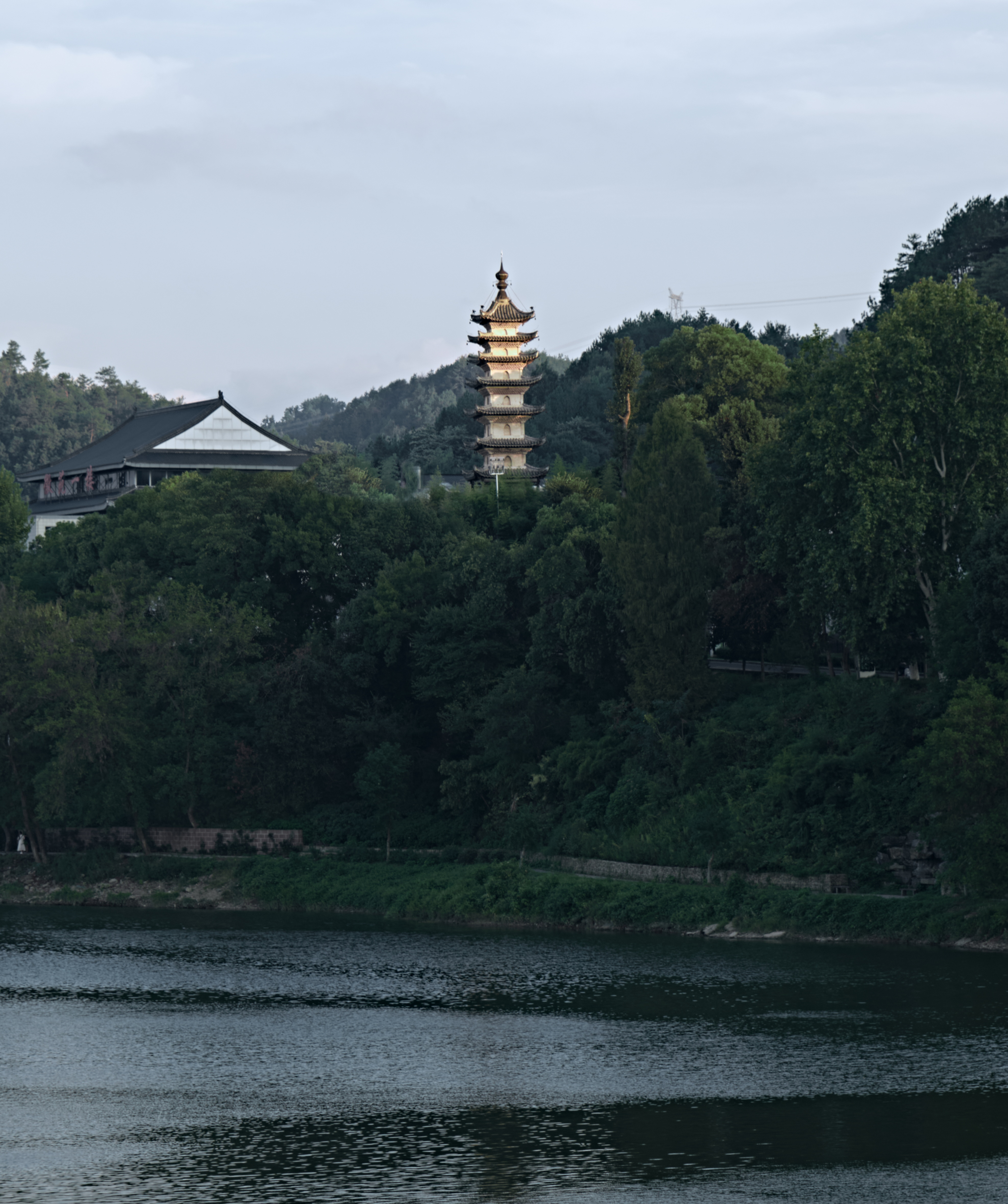 度假酒店设计,设计酒店,酒店民宿,景区酒店设计,度假民宿,酒店设计案例,酒店设计方案,民宿设计,寻源入梦·枕水而栖一黄山紫阳烟雨度假酒店,安徽黄山,风合睦晨空间设计