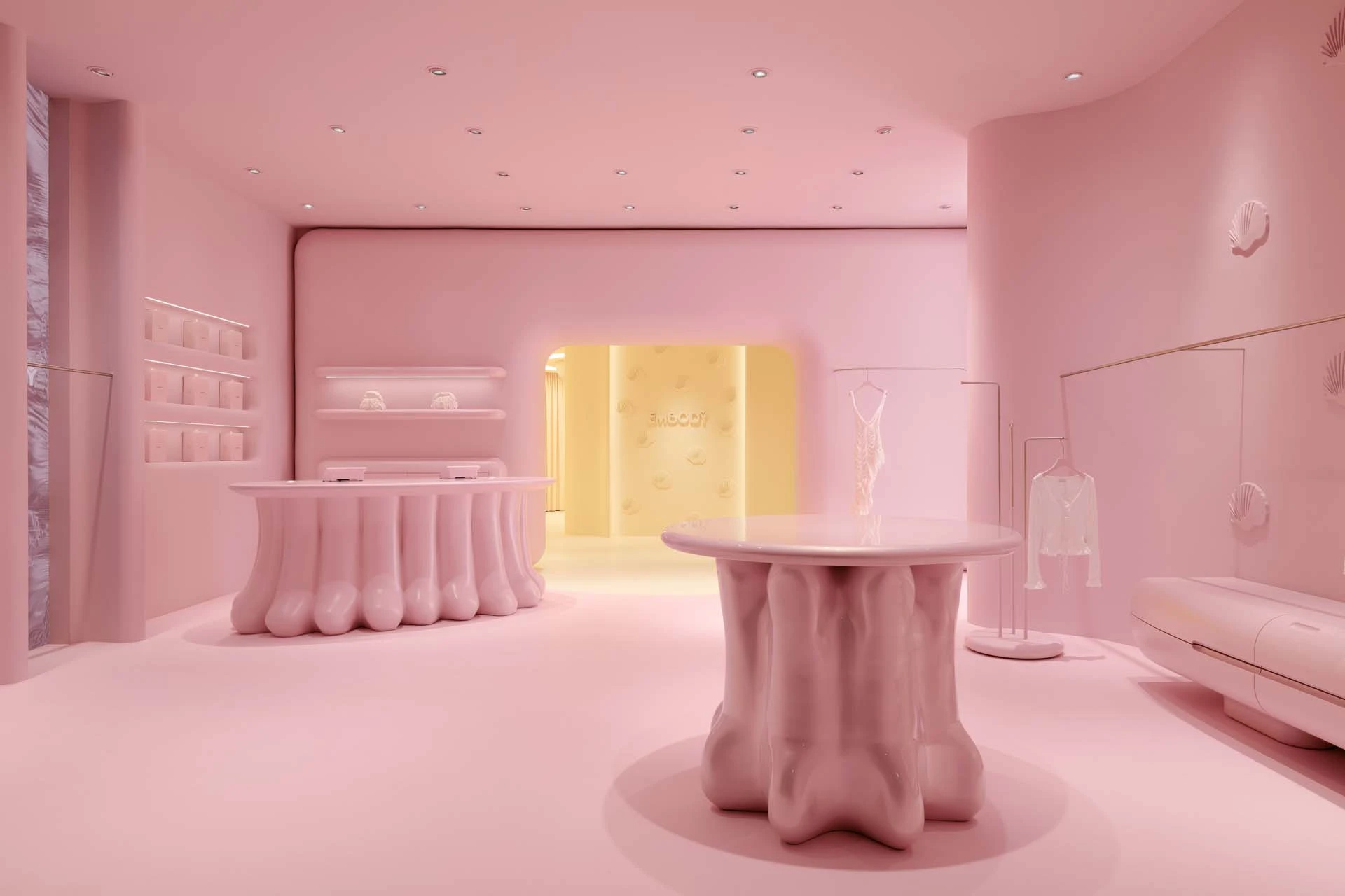 Yanina Bryukhnova,Embody女装零售店,莫斯科,服装店设计,极简风格服装店设计,极简主义,女装店设计