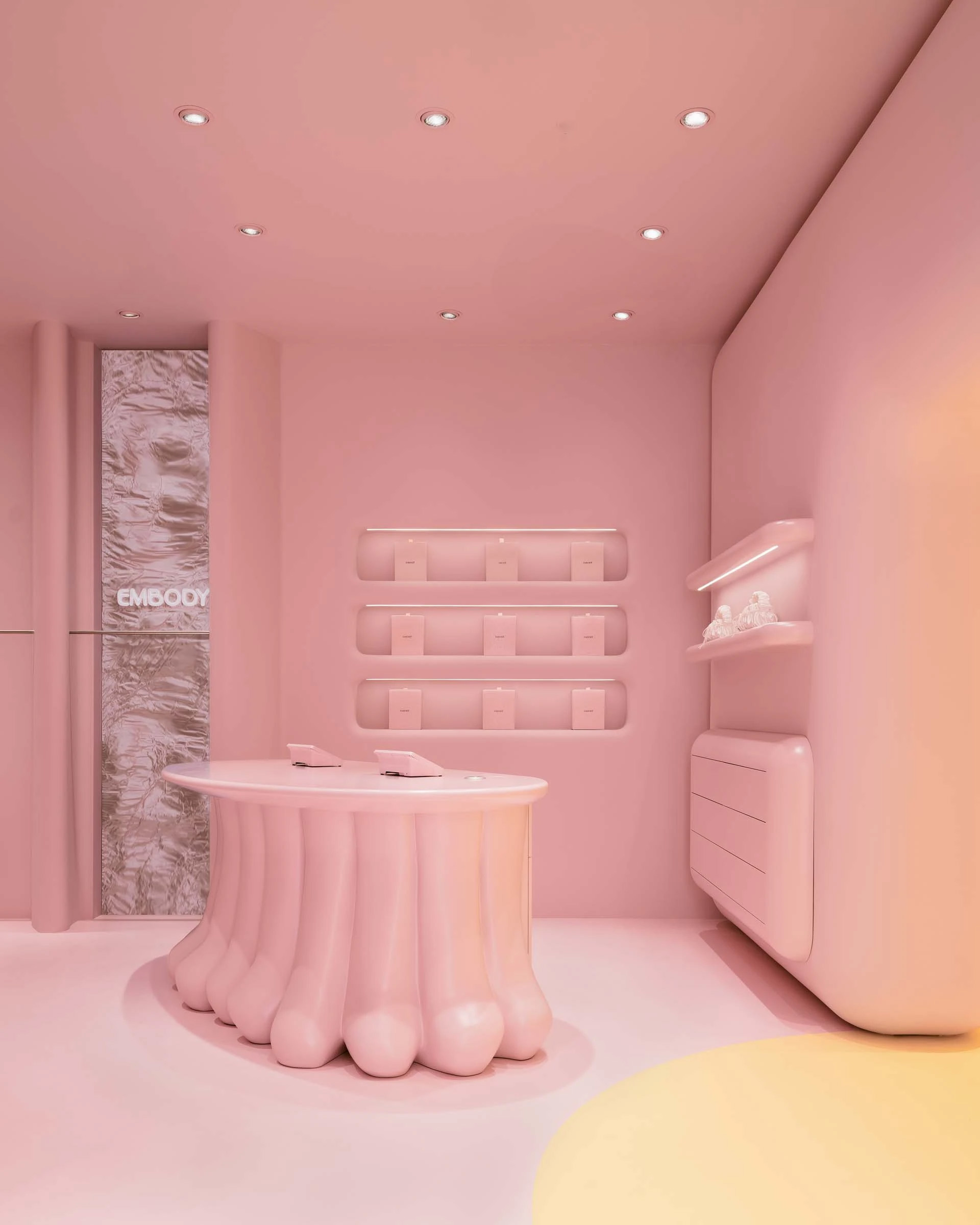 Yanina Bryukhnova,Embody女装零售店,莫斯科,服装店设计,极简风格服装店设计,极简主义,女装店设计