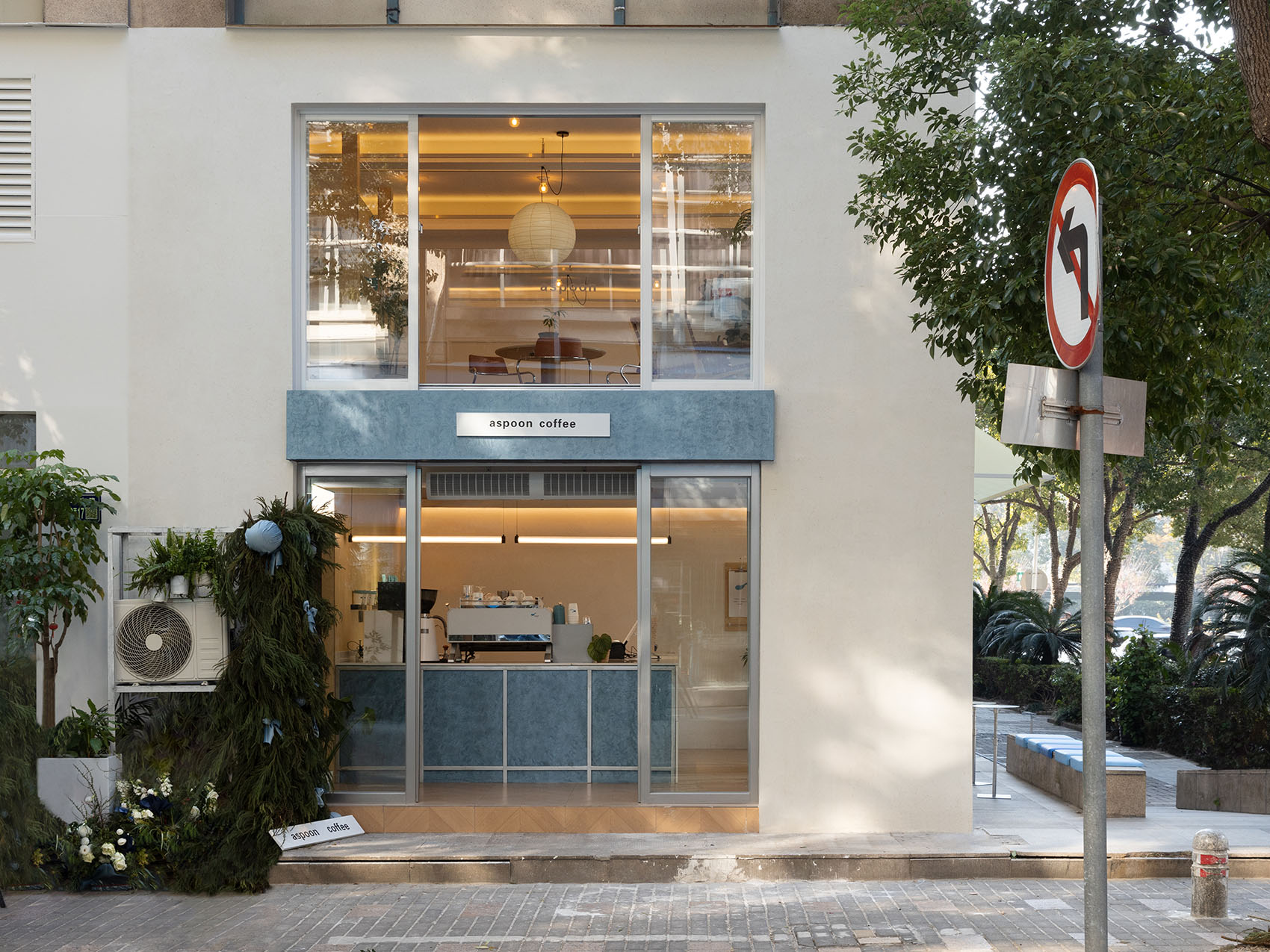 咖啡店设计,街边咖啡店设计,小咖啡店设计,咖啡店装修,开放式咖啡店,咖啡店设计案例,咖啡店设计方案,浙江台州一勺咖啡,浙江台州,植入设计