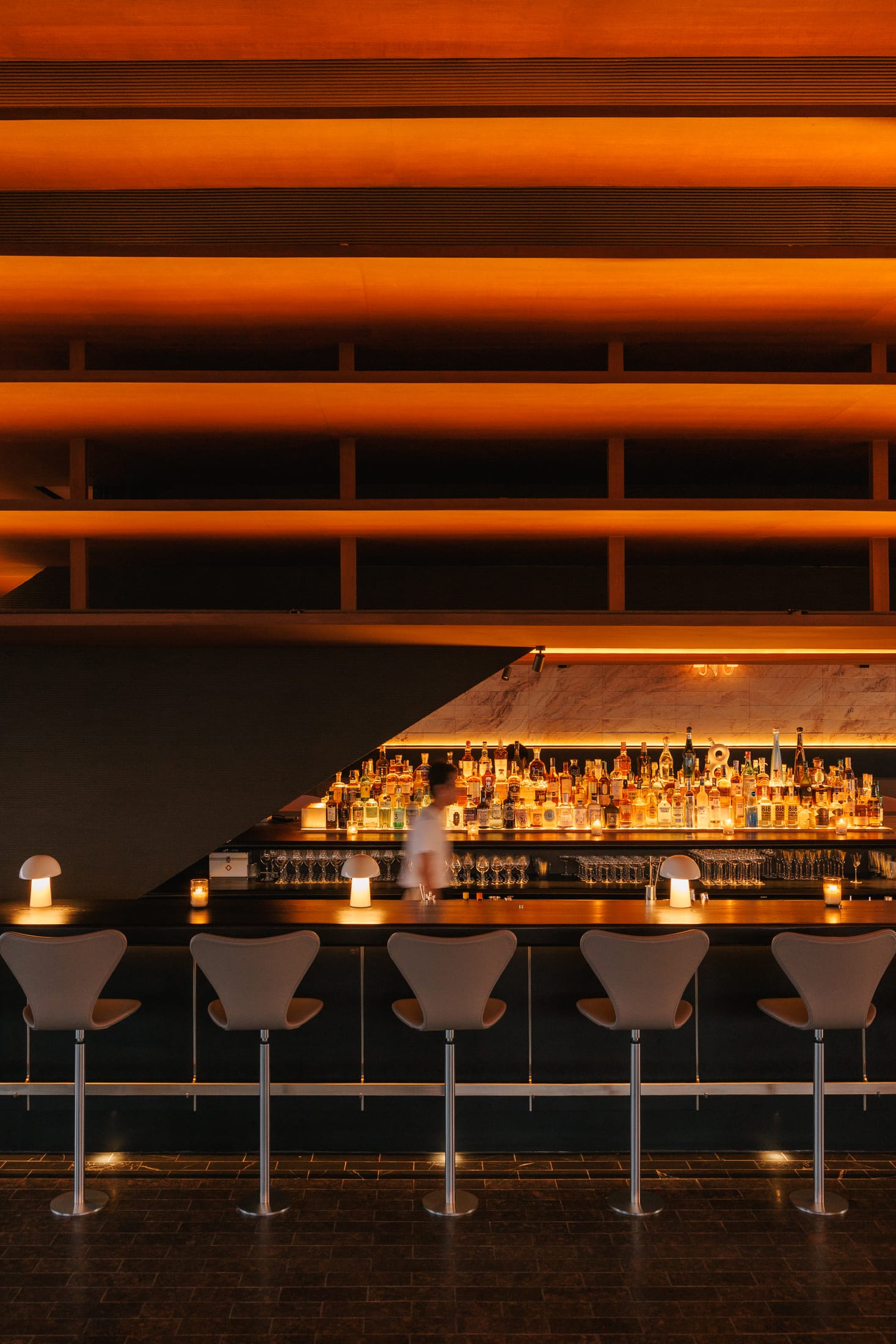 餐厅设计,餐酒吧设计,休闲餐厅设计,Ekar Architects,酒吧设计,酒吧设计案例,The Norm,泰国,曼谷,休闲酒吧餐厅