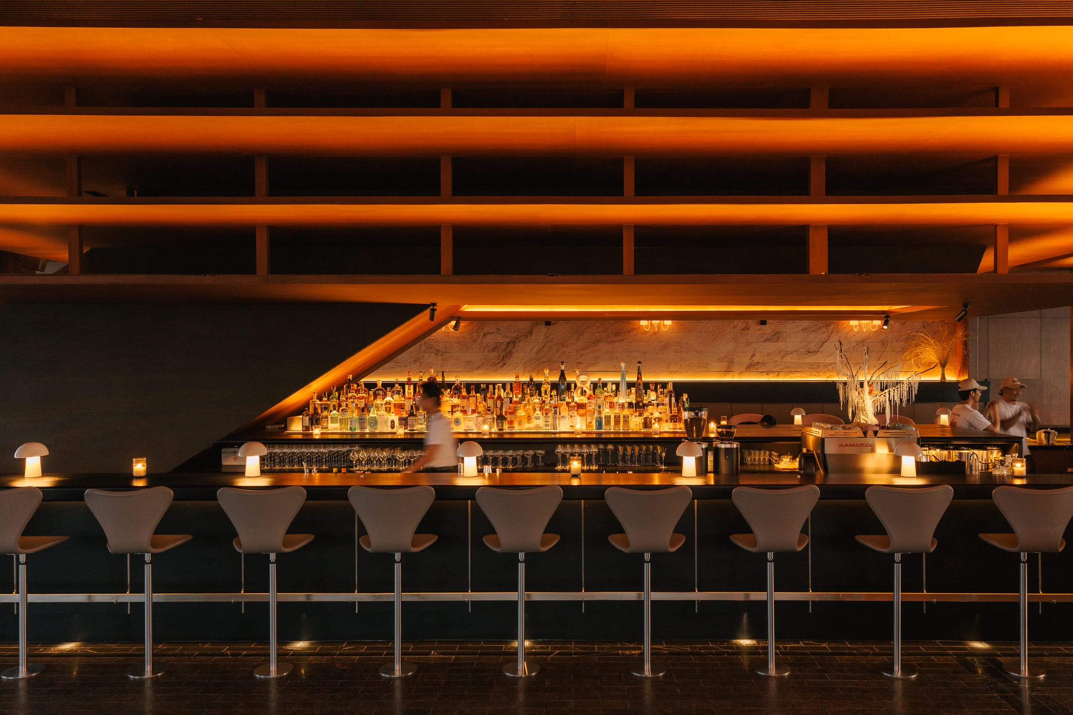 餐厅设计,餐酒吧设计,休闲餐厅设计,Ekar Architects,酒吧设计,酒吧设计案例,The Norm,泰国,曼谷,休闲酒吧餐厅