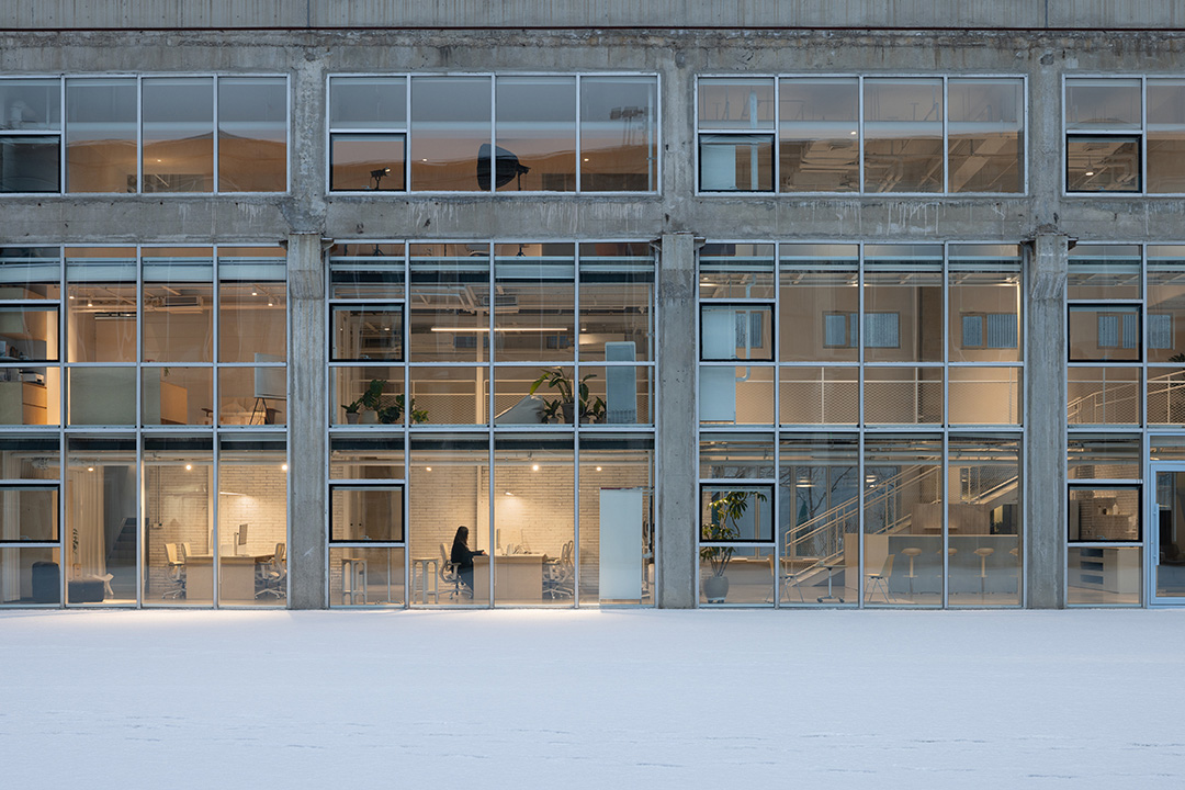 办公室设计,厂房改造办公室,开放式办公室,办公室设计案例,办公室设计方案,主播办公室,亲子品牌公司办公室,北京798艺术区Sundate办公室,北京,milanesi|paiusco