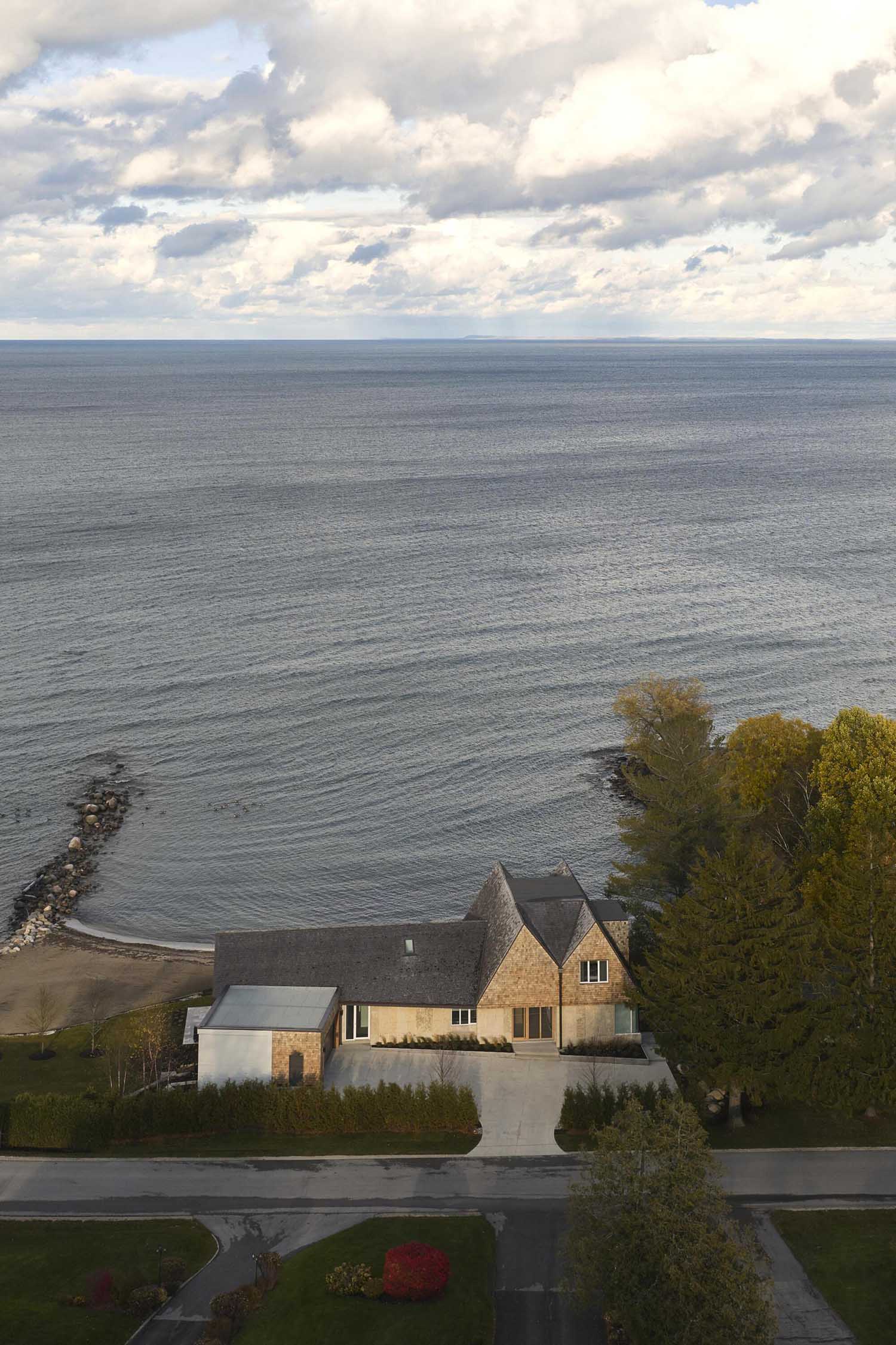 &Pierre,别墅设计,别墅设计案例,加拿大,极简主义别墅,极简主义,原木色