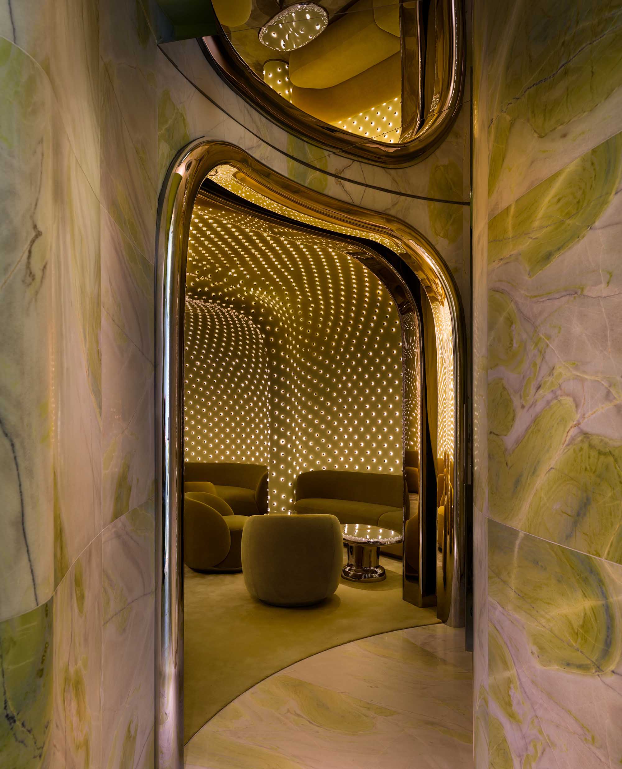 餐厅设计,餐酒吧设计,休闲餐厅设计,Studio Paolo Ferrari,Peridot Bar,酒吧设计,酒吧设计案例,香港,扎哈·哈迪德建筑事务所,休闲酒吧餐厅
