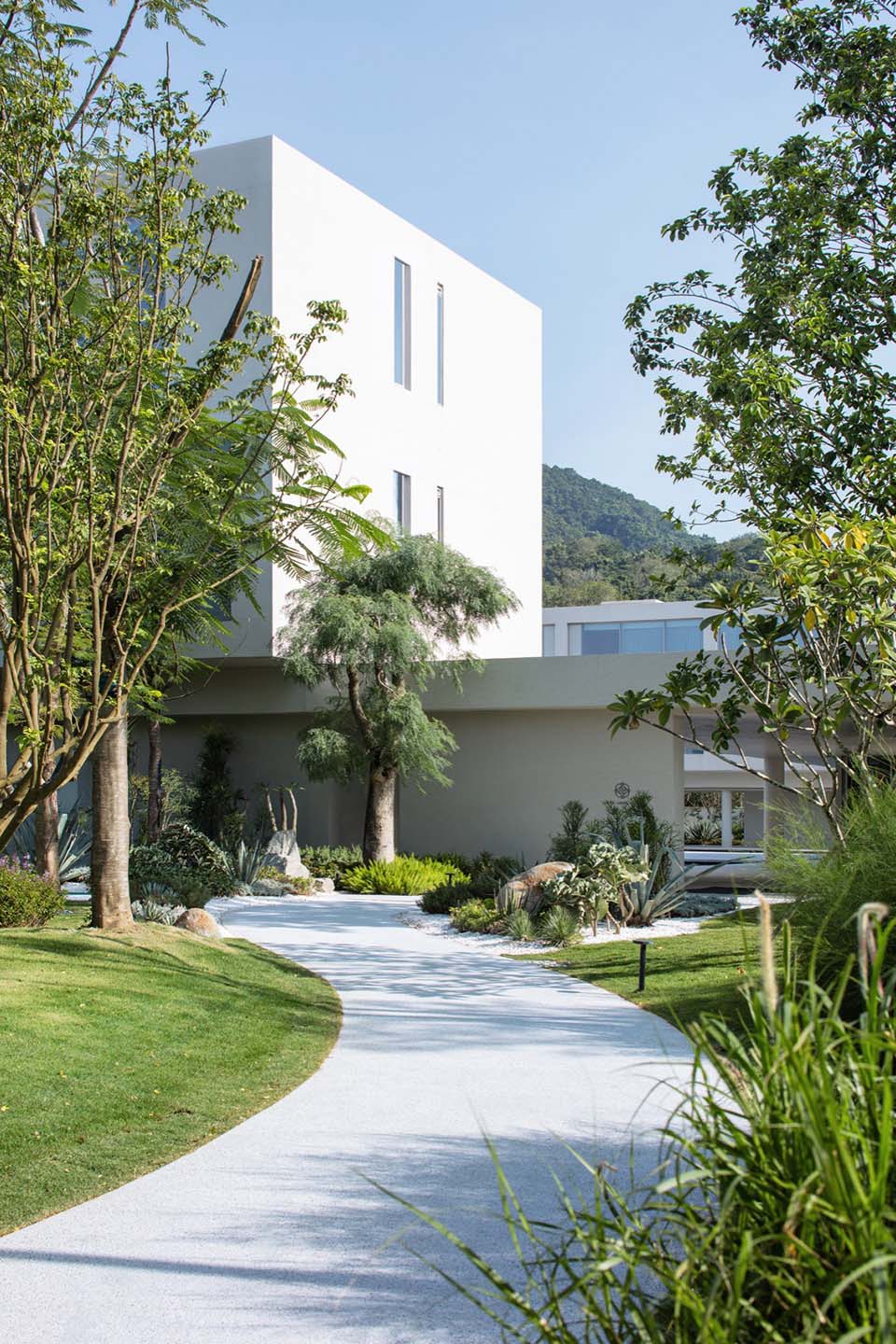 B.L.U.E.建筑设计事务所,酒店设计,青山周平,广州,酒店设计案例,酒店设计方案,度假酒店,精品酒店,设计酒店,建筑设计,酒店建筑设计,海南万宁日月湾度假酒店,海南万宁